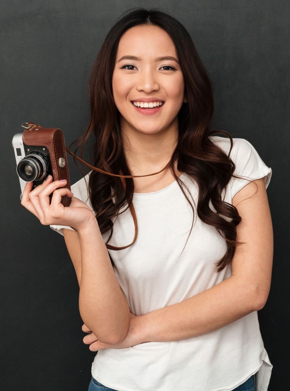 cute-asian-young-woman-photographer-2023-11-27-05-34-05-utc-1.jpg